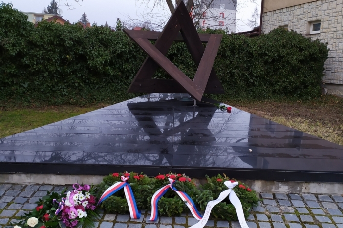 Obrázek článku Studenti připomněli památku holocaustu