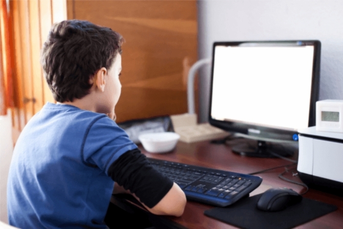Obrázek aktuality Počítače dětem z rodin v nouzi pro domácí studium