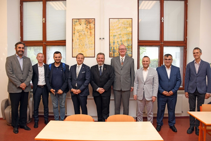 Obrázek aktuality Gymnázium navštívil turecký velvyslanec