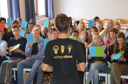 Obrázek aktuality Science slam aneb Výzkumníci v roli herců
