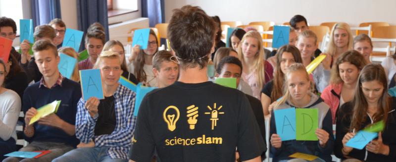 Obrázek článku Science slam aneb Výzkumníci v roli herců