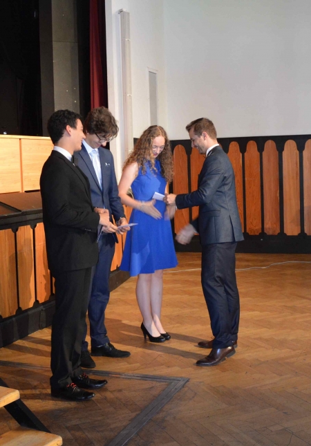 Slavnostní předání absolventských listů, sál KZ Valašské Meziříčí, 31 5 2018 (foto Monika Hlosková) (7)