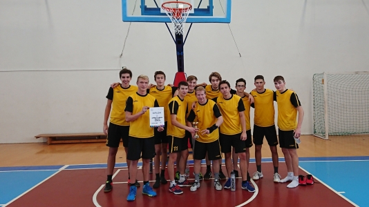 Okresní kolo v basketbale chlapců SŠ, tělocvična SPŠ stavební VM, 7. 11. 2018 (foto organizátor soutěže)
