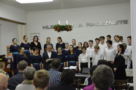 Adventní koncert sboru Basové G v Jablůnce, 9. 12. 2018 (foto Jan Krchák) (2)