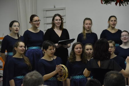 Adventní koncert sboru Basové G v Jablůnce, 9. 12. 2018 (foto Jan Krchák) (4)