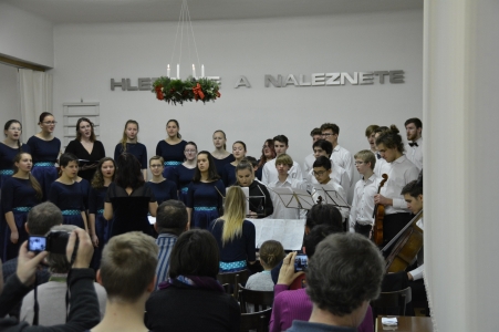 Adventní koncert sboru Basové G v Jablůnce, 9. 12. 2018 (foto Jan Krchák) (6)