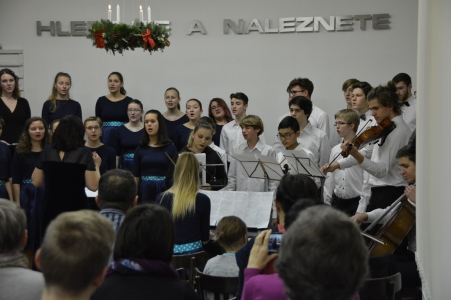 Adventní koncert sboru Basové G v Jablůnce, 9. 12. 2018 (foto Jan Krchák) (8)