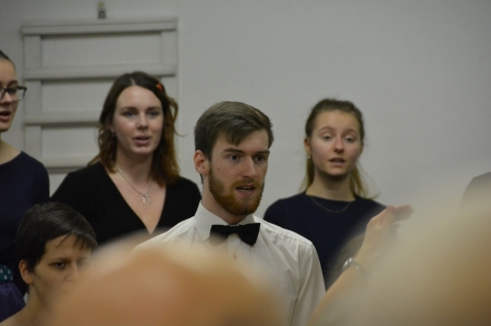 Adventní koncert sboru Basové G v Jablůnce, 9. 12. 2018 (foto Jan Krchák) (9)