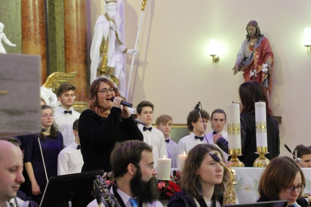 Adventní koncert sboru Basové G v kostele Všech svatých v Rožnově pod Radhoštěm, 16. 12. 2018 (foto František Jaskula) (5)