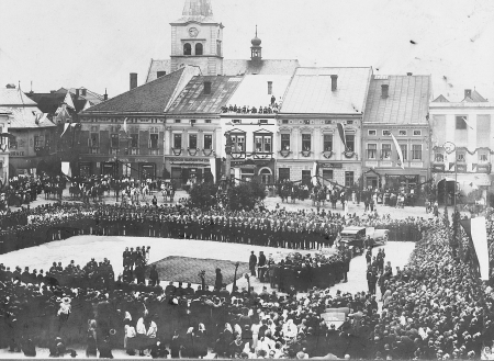 Návštěva prezidenta Masaryka v našem městě v roce 1924 (zdroj fotografie: archiv školy)