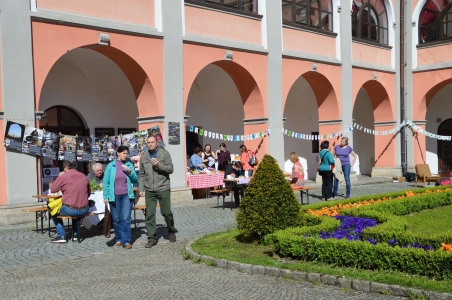 Férová snídaně ve ValMezu, nádvoří zámku Žerotínů, 11. 5. 2019 (foto Monika Hlosková) (7)