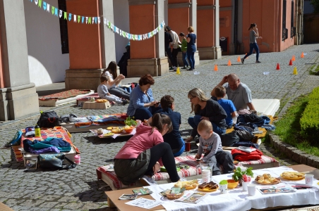 Férová snídaně ve ValMezu, nádvoří zámku Žerotínů, 11. 5. 2019 (foto Monika Hlosková) (11)