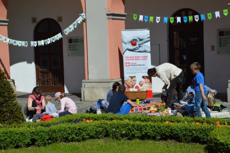 Férová snídaně ve ValMezu, nádvoří zámku Žerotínů, 11. 5. 2019 (foto Monika Hlosková) (14)