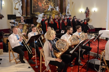 Adventní koncert Basové G a Beskydský orchestr 22. 12. 2019 (foto Stanislav Prečan)