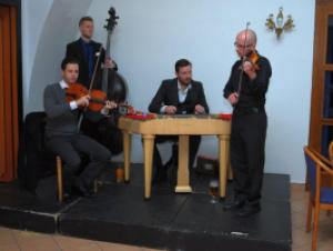 Ples GFPVM, 13. 2. 2016, Muzika Petra Valy - Kosár (foto: Pavel Novosád)