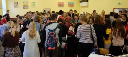 Evropský den jazyků 2016, ochutnávka ve školní jídelně, 26. 9. 2016 (foto: Alžběta Zetková)