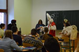 Gymplem chodil Mikuláš, GFPVM, 5. 12. 2016 (foto: Monika Hlosková)