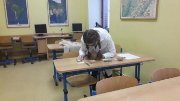 Školní kolo Biologické olympiády kategorie C, 51. ročník, učebna zeměpisu GFPVM, 6. 2. 2017 (foto: Barbora Šimíčková)