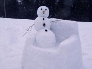 Lyžařský kurz 1. B, sněhové sochy, 31. 1. 2017 (foto: Markéta Heřmanová)