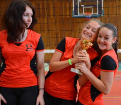 Turnaj přátelství 2016, opravdová radost z vítězství, tělocvična GFPVM, 10. 6. 2016 (foto Monika Hlosková)
