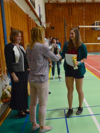 Turnaj přátelství 2016, vyhlášení výsledků turnaje3, tělocvična GFPVM, 10. 6. 2016 (foto Monika Hlosková)