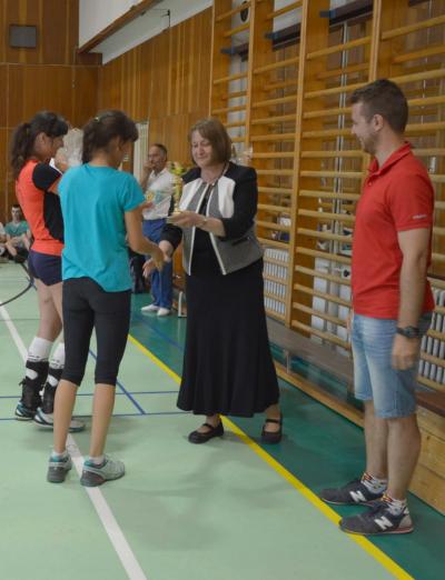 Turnaj přátelství 2016, vyhlášení výsledků turnaje6, tělocvična GFPVM, 10. 6. 2016 (foto Monika Hlosková)