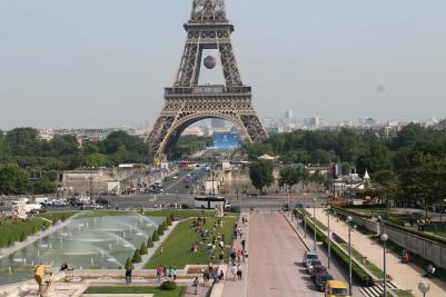 Za krásami Francie a Anglie, Paříž - Eiffelova věž, červen 2016 (foto Mojmír Zetek)
