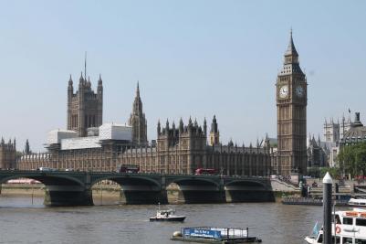Za krásami Francie a Anglie, Londýn - Big Ben a Houses of Parliament, červen 2016 (foto Mojmír Zetek)