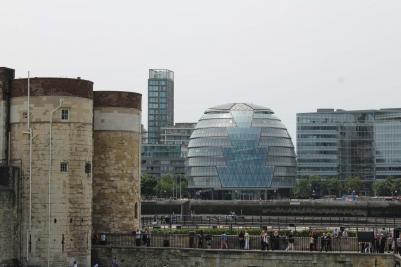 Za krásami Francie a Anglie, Londýn - The Tower, pohled na moderní budovy, červen 2016 (foto Mojmír Zetek)