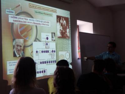 Genetický kurz, přednáška RNDr. Pavla Lízala Identifikace vybraných historických osobností, 28. 6. 2016, Vražné-Hynčice (foto: Pavel Daniš)