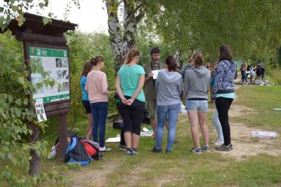 Terénní zoologická exkurze, rybník v areálu bývalých kasáren Valašské Meziříčí, 2. 9. 2016 (foto: Monika Hlosková)