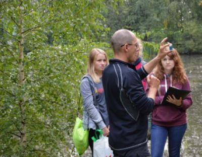 Terénní zoologická exkurze, rybník v areálu bývalých kasáren Valašské Meziříčí, 2. 9. 2016 (foto Monika Hlosková) (32)