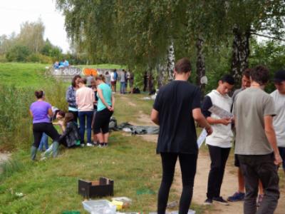 Terénní zoologická exkurze, rybník v areálu bývalých kasáren Valašské Meziříčí, 2. 9. 2016 (foto: Pavel Groh)