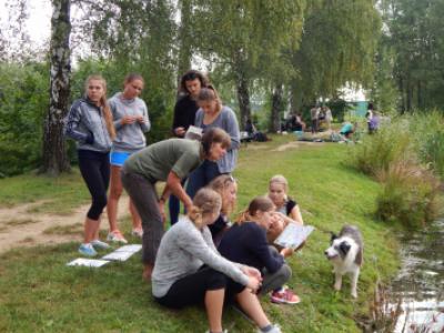 Terénní zoologická exkurze, rybník v areálu bývalých kasáren Valašské Meziříčí, 2. 9. 2016 (foto: Pavel Groh)