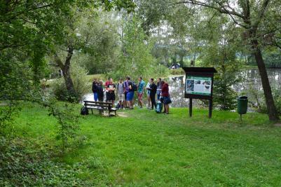 Terénní zoologická exkurze, rybník v areálu bývalých kasáren Valašské Meziříčí, 2. 9. 2016 (foto: Monika Hlosková)