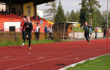 Corny okresní kolo SŠ poháru v lehké atletice, 100m, stadion Valašské Meziříčí, 20. 9. 2016 (foto Monika Hlosková)