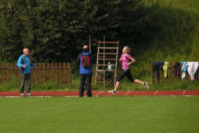 Corny okresní kolo SŠ poháru v lehké atletice, 800m - doběh, stadion Valašské Meziříčí, 20. 9. 2016 (foto Monika Hlosková)