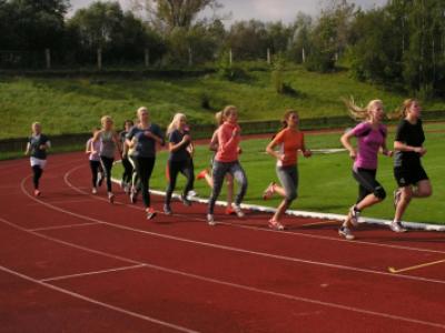 Corny okresní kolo SŠ poháru v lehké atletice, 800m, stadion Valašské Meziříčí, 20. 9. 2016 (foto Monika Hlosková)