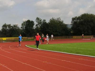 Corny okresní kolo SŠ poháru v lehké atletice, štafeta hoši2, stadion Valašské Meziříčí, 20. 9. 2016 (foto Monika Hlosková)