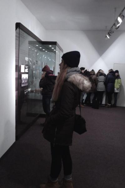 39. Expozice o historii Terezína a Malé pevnosti - správně zateplená studentka. Foto A. Zetkov