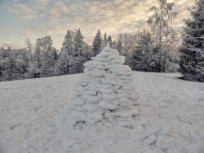 Lyžařský kurz 1. A a 3. E, sněhové sochy, 8. 2. 2017 (foto: Markéta Heřmanová)