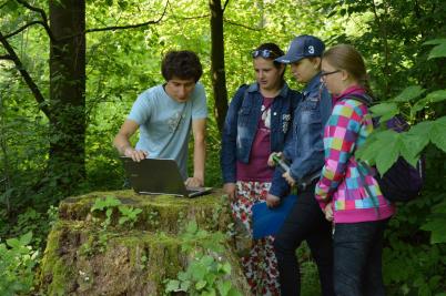 Krajské kolo soutěže Zlatý list, starší kategorie, lesopark u Valašského ekocentra Valašské Meziříčí, 23. 5. 2017 (foto Monika Hlosková) (15)