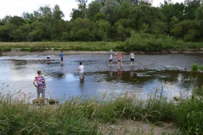 Ekologická exkurze - přírodním korytem Bečvy, 29. 6. 2017 (foto Monika Hlosková) (5)