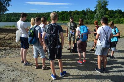 Ekologická exkurze - přírodním korytem Bečvy, 29. 6. 2017 (foto Monika Hlosková) (31)