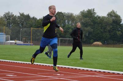 Okresní kolo Středoškolského atletického poháru, stadion Valašské Meziříčí, 19. 9. 2017 (foto: Monika Hlosková)