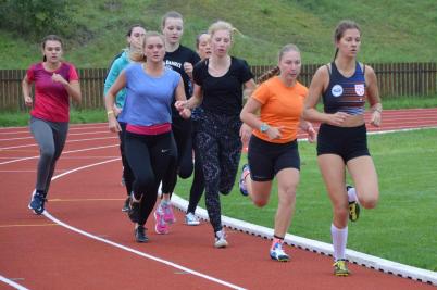 Okresní kolo Středoškolského atletického poháru, stadion Valašské Meziříčí, 19. 9. 2017 (foto: Monika Hlosková)