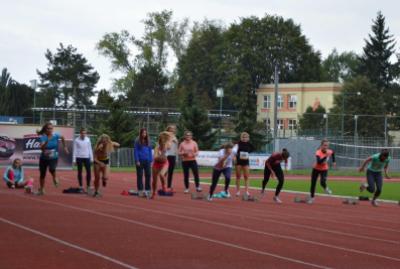 Krajské kolo středoškolského atletického poháru, stadion Uherské Hradiště, 21. 9. 2017 (foto Monika Hlosková) (4)