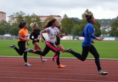 Krajské kolo středoškolského atletického poháru, stadion Uherské Hradiště, 21. 9. 2017 (foto Monika Hlosková) (8)