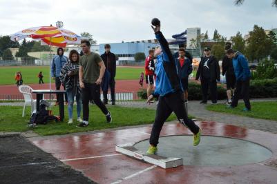 Krajské kolo středoškolského atletického poháru, stadion Uherské Hradiště, 21. 9. 2017 (foto Monika Hlosková) (9)