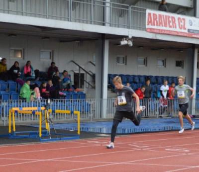 Krajské kolo středoškolského atletického poháru, stadion Uherské Hradiště, 21. 9. 2017 (foto Monika Hlosková) (23)